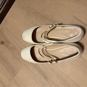 Primark Women's Elegant Cream Flats